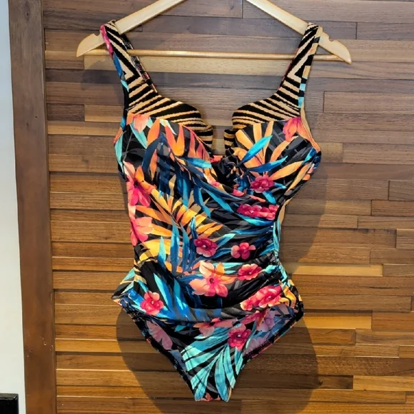 One-Piece Swimsuit in Multicolor - Picture 1 of 8